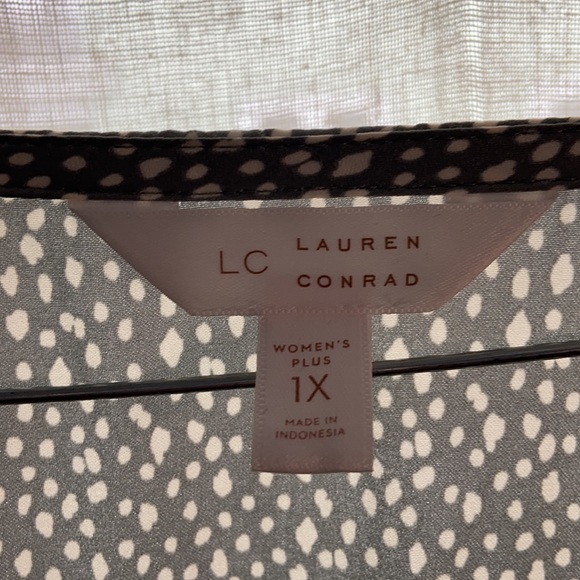 Silver Blue adorable blouse - Picture 5 of 7